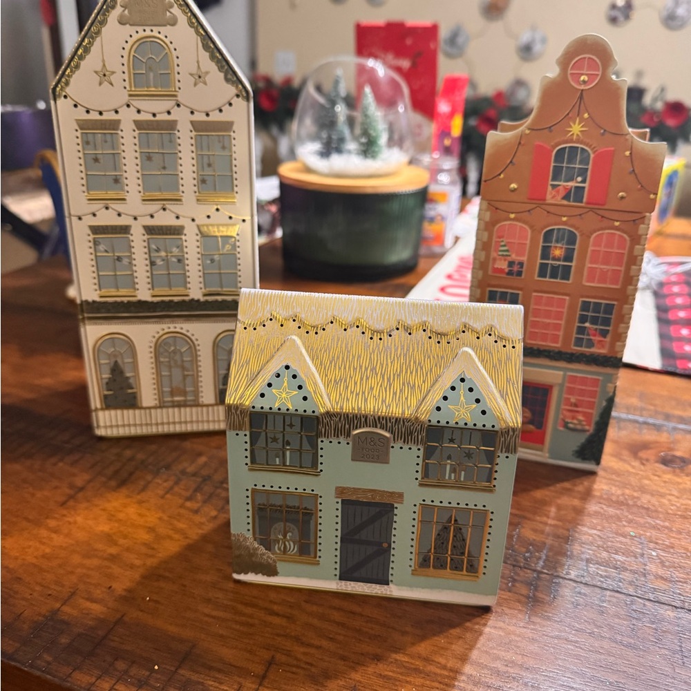 Holiday tin village homes